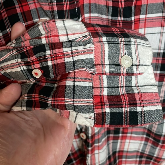 American Eagle size XL red plaid long sleeve button down shirt with pocket - Picture 4 of 7